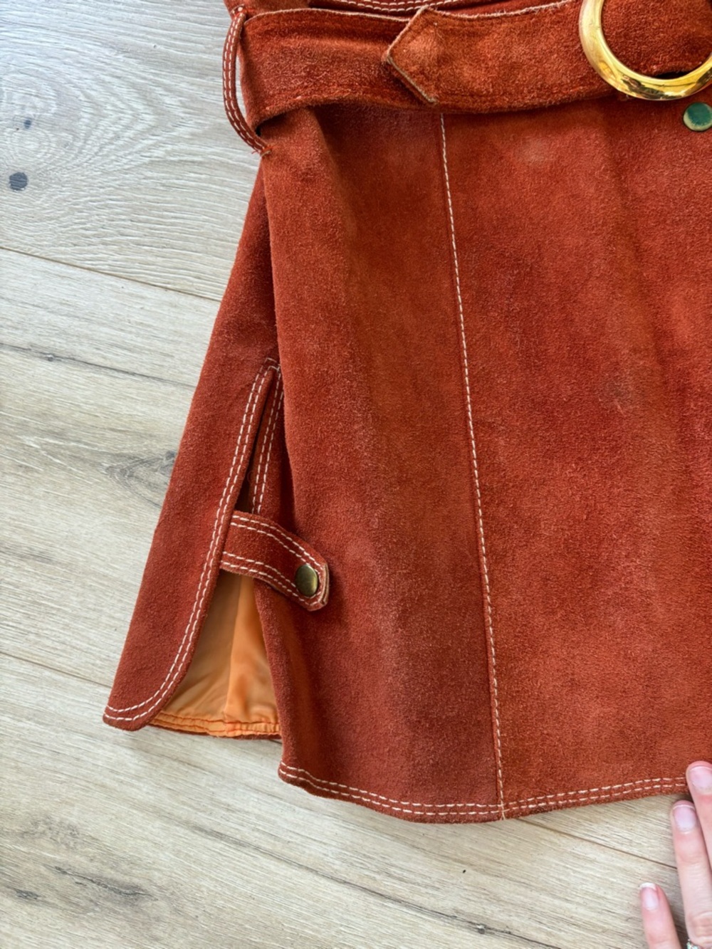 Vintage 70s Shayne Genuine Suede Belted Vest Jacket in Rust Dagger Collar - Picture 5 of 9